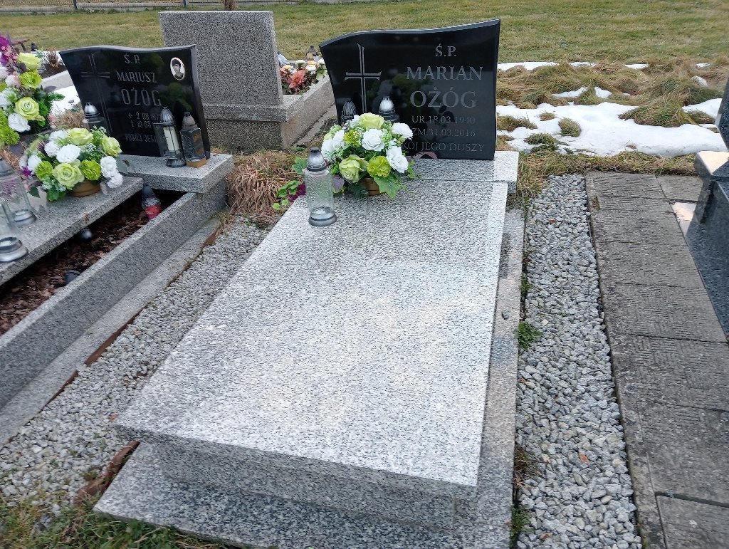 Grób Maria Ożóg